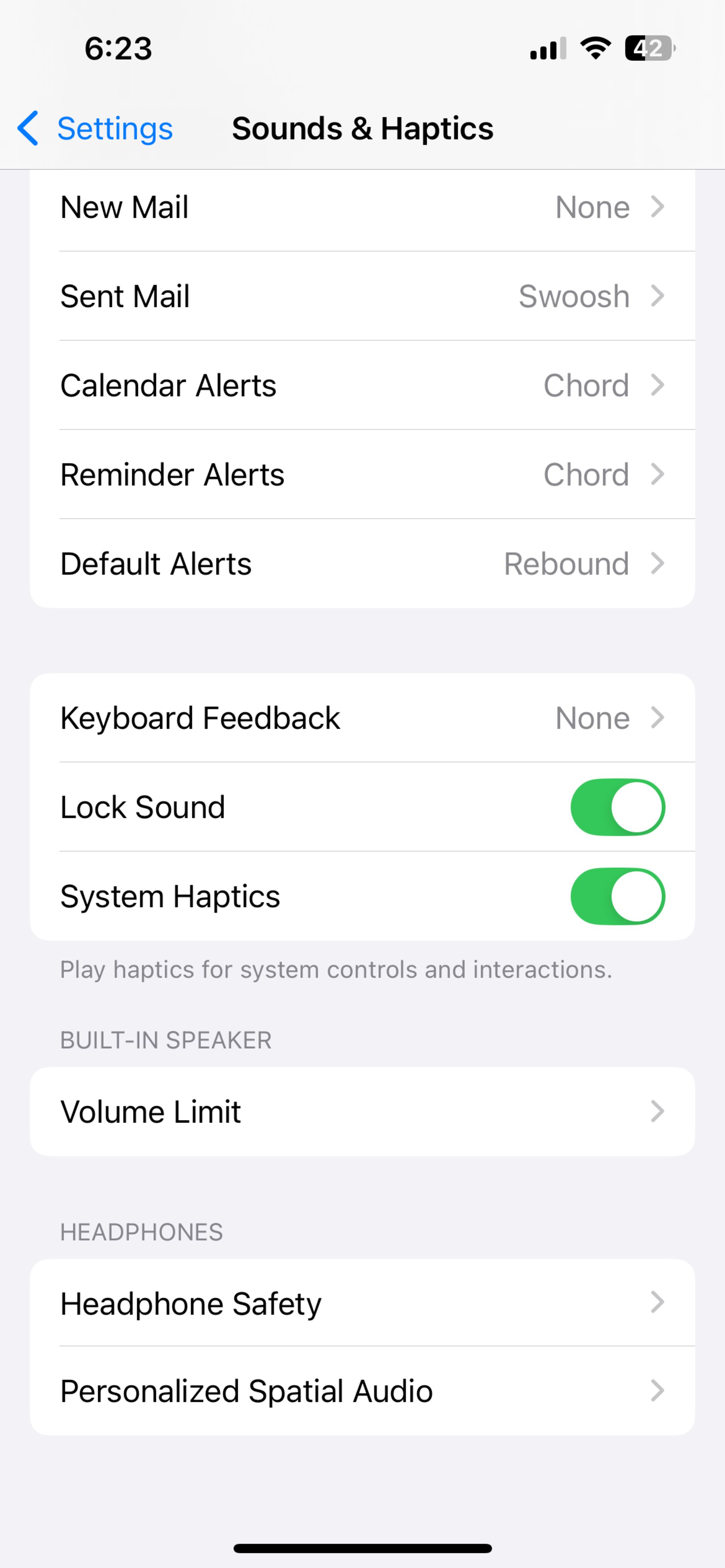 تنظیمات Sounds & Haptics در آيفون